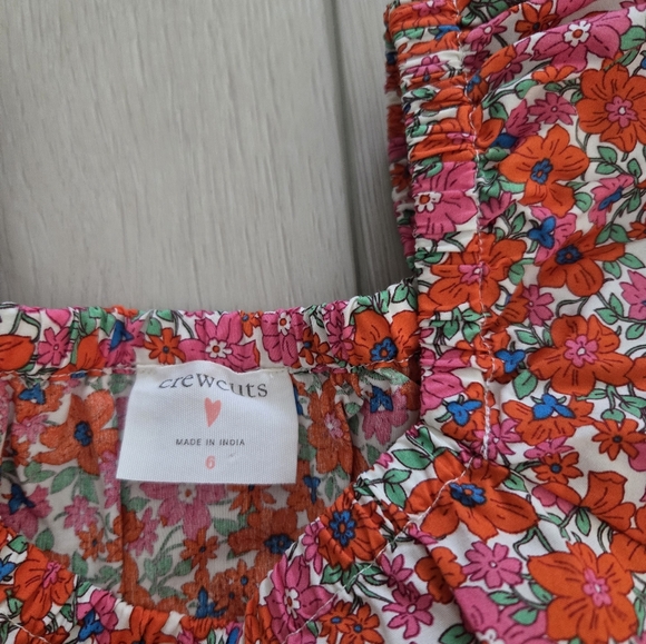 NEW Crewcuts Red & White Smocked Sundress Bishop Sleeves Size 6 Liberty Print - Picture 2 of 4